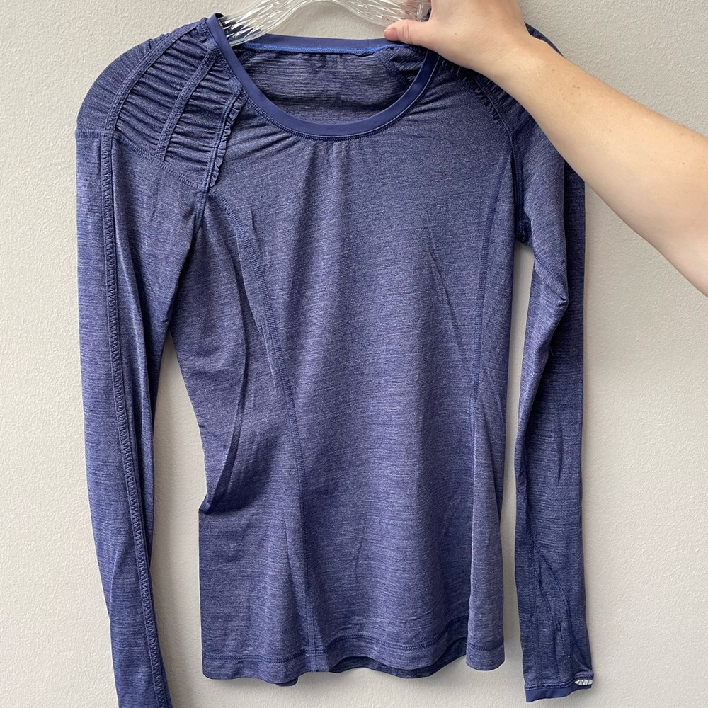 Lululemon purple light long sleeve, rouched shoulder